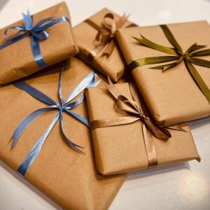 بسته بندی مناسب هدیه