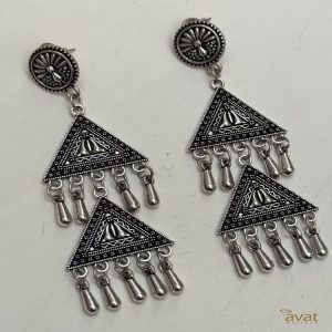 گوشواره برنج هندی با ابکاری نقره ای