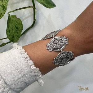 دستبند نقره ای زنانه